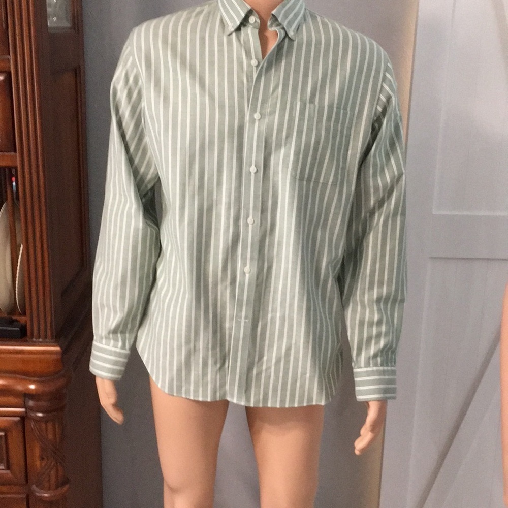 LandsEnd Tailored fit, Button down shirt. Size 15.5